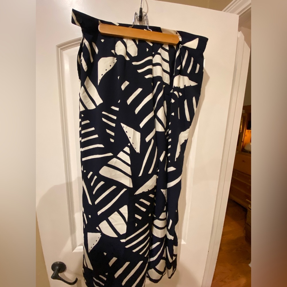 Lauren by Ralph Lauren navy and cream wide leg dress pants. Size 14